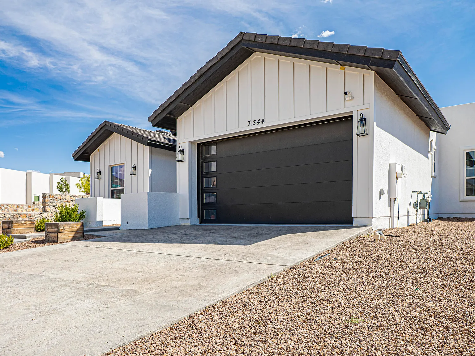 4 bed, 3.0 bath, 2089 sqft, $2,850 — Photo 2