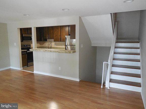 3rd image of 5 Brassie Ct