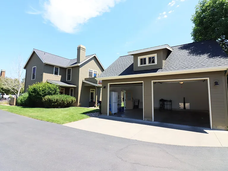 577 W Jefferson Ave — Photo 29