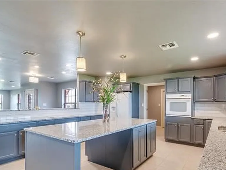 640 SW Dani Ann Ln — Photo 10