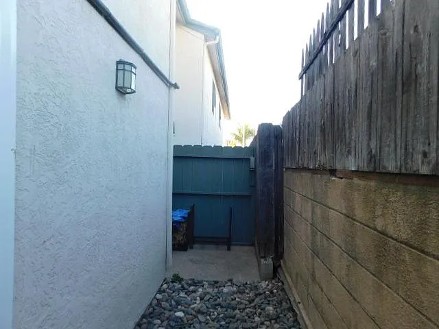 4267 Winona Ave #2 — Photo 14