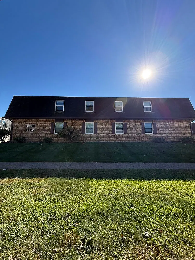 2313 Golf — Photo 1