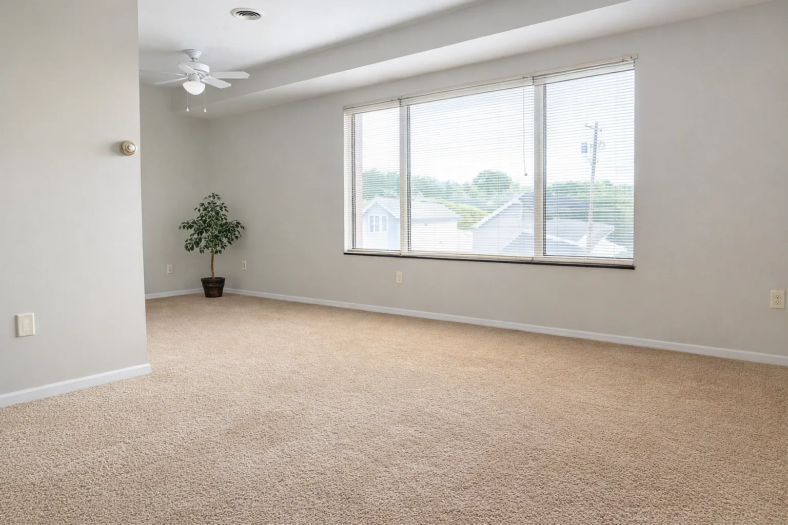 1 bed, 600 sqft, $1,049 — Photo 2
