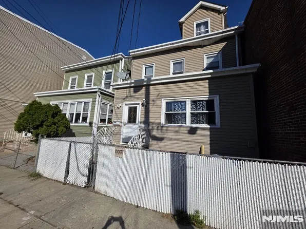 56 4th Street, Passaic, NJ 07055