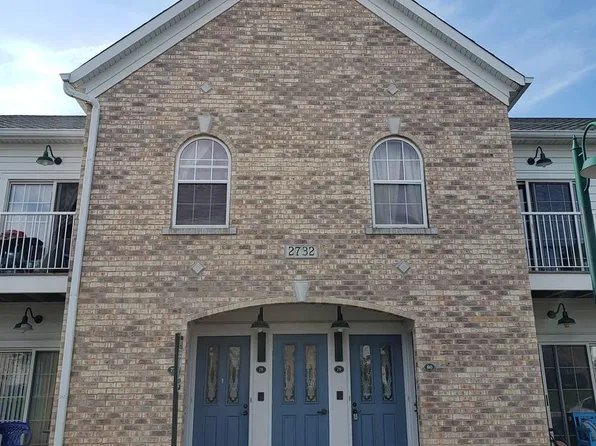 2732 Northview Rd, Waukesha, WI 53188