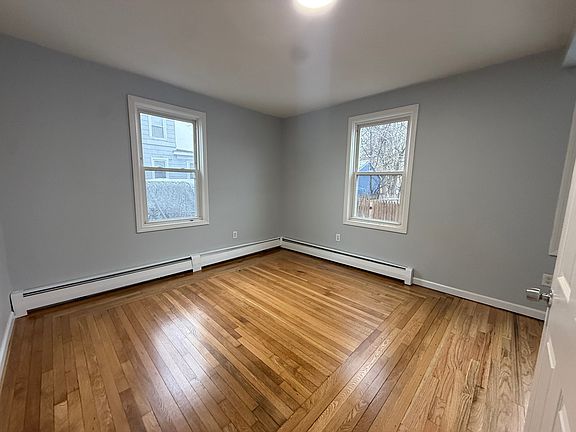 5th image of 19 Langdon St Floor 1