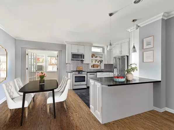 32 Reeve Place image 1 of 8