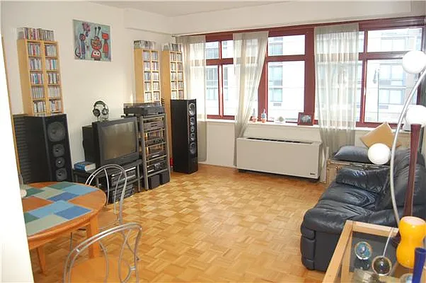 Rented by Weichert Manhattan Midtown | media 9