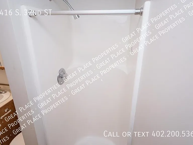 5416 S 32nd St — Photo 30