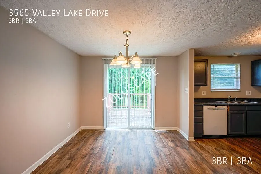 Spacious 3 bed, 2.5 bath home in Perry Township!! — Photo 4