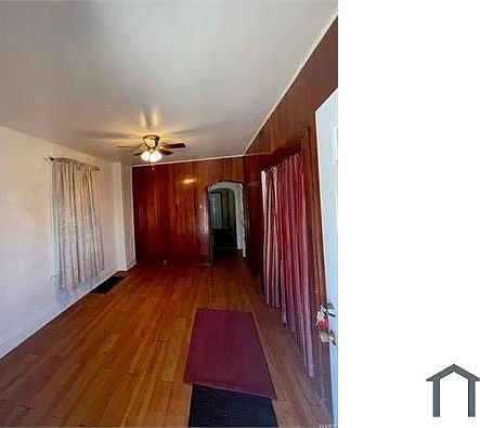 2nd image of 4129 Camellia Ave