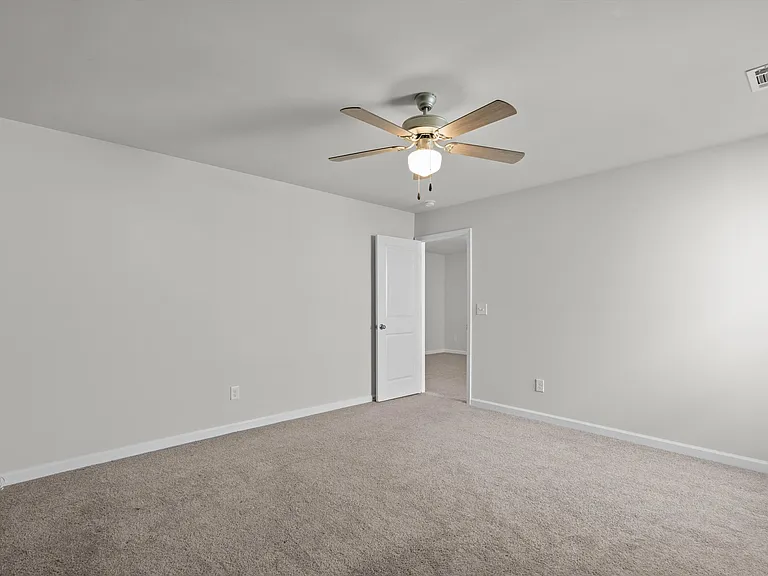596 Count Fleet Ct — Photo 18