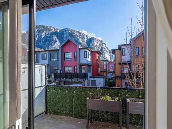 1361 Marinaside Pl, Squamish, BC V8B 1A8