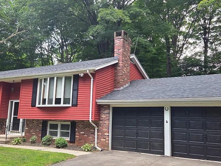 45 Renshaw Rd — Photo 2