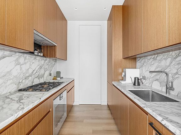 4th image of 15 E 30th St APT 36A