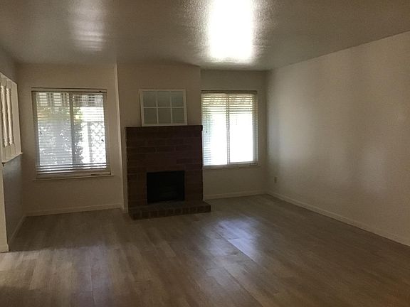 3rd image of 6484 N Colonial Ave #101