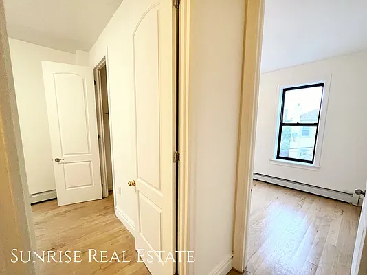 Rented by Sunrise Real Estate | media 32