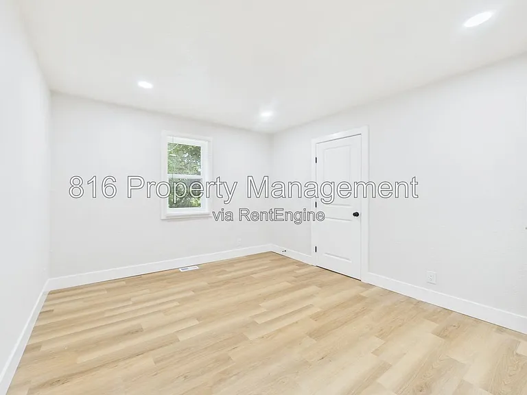 9524 Manning Ave #9520 — Photo 13
