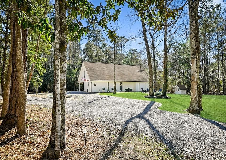 1st image of 22228 Rue Coquille