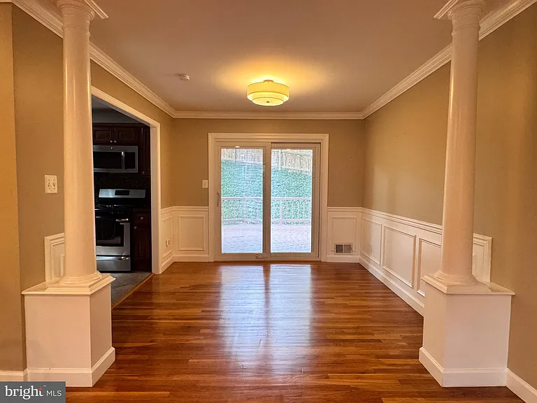 5104 Southampton Dr — Photo 16
