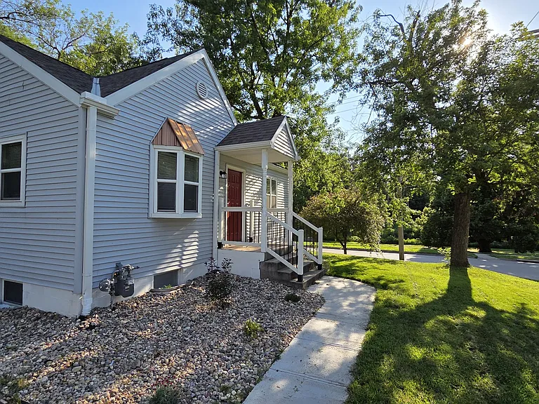 3307 Smith St — Photo 4