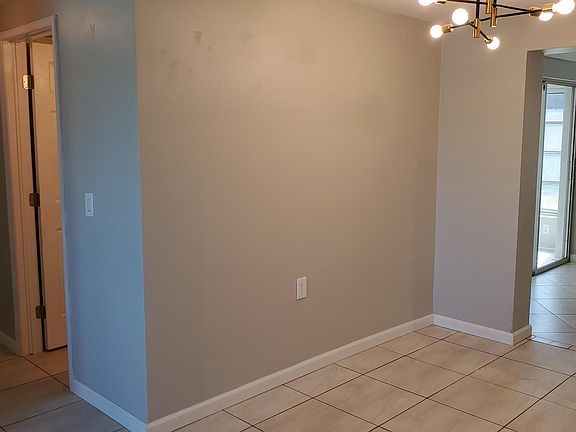 3rd image of 3331 Cantrell St