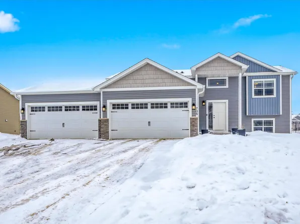 705 Greenwood St SW, Isanti, MN 55040