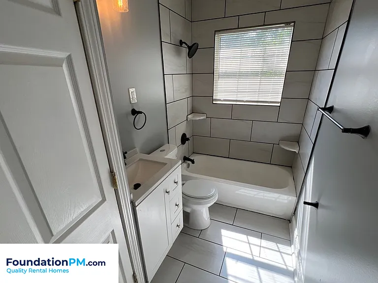 4347 Melwood St — Photo 7