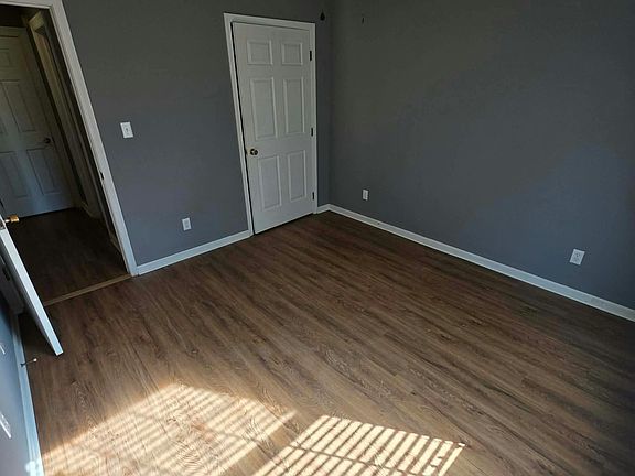 5th image of 301 Reardon Blvd