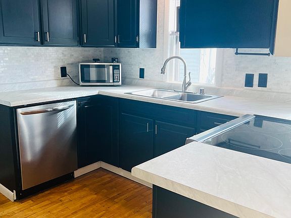 3rd image of 716 Higgins Ave