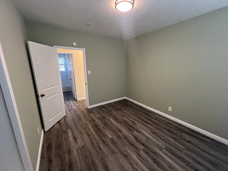 746 W 27th St #746 — Photo 16