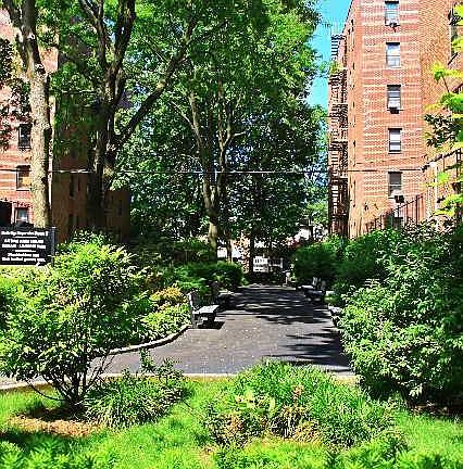 4th image of 3222 89th St APT 206