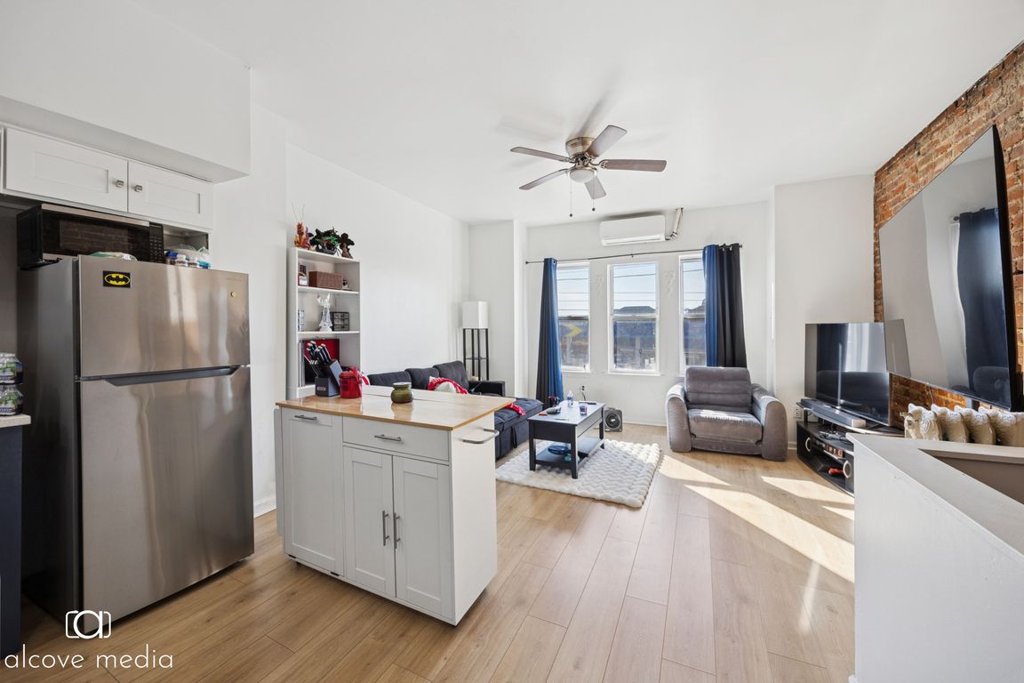 next background image