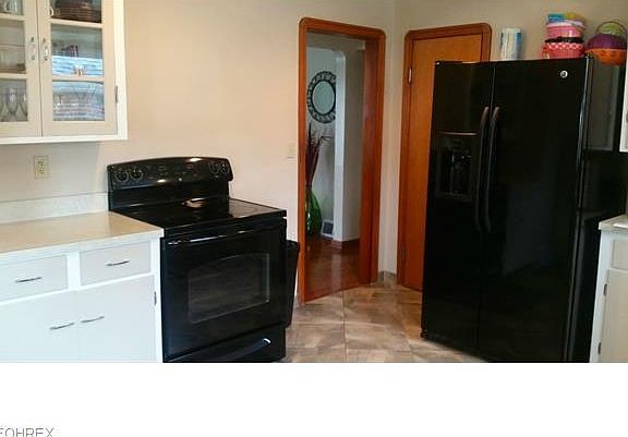 3rd image of 27481 Parkwood Dr