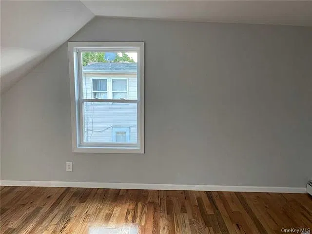6 bed, 3.0 bath, 1800 sqft, $6,399 — Photo 3