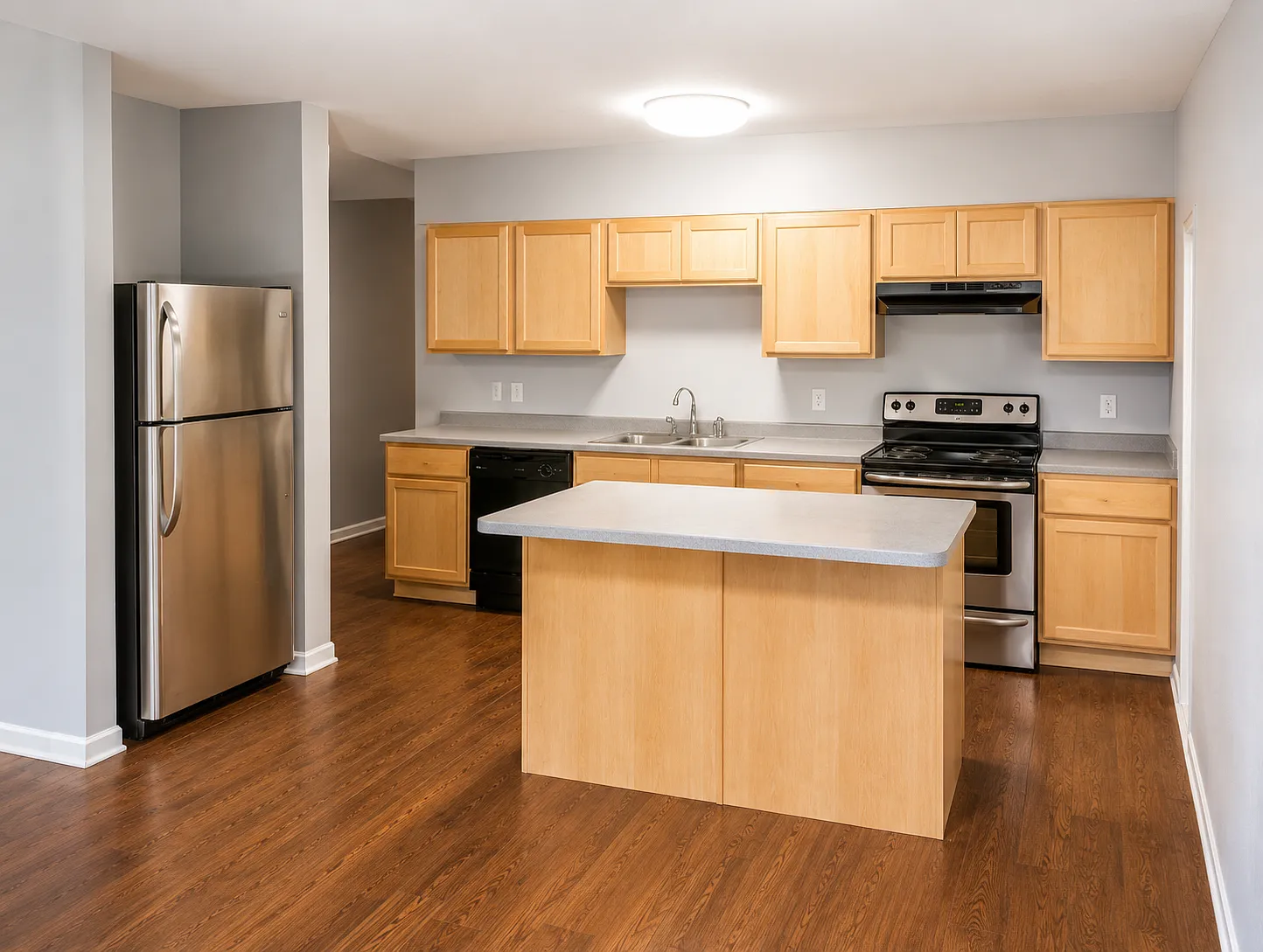 215 Pearl Street - 2 — Photo 2