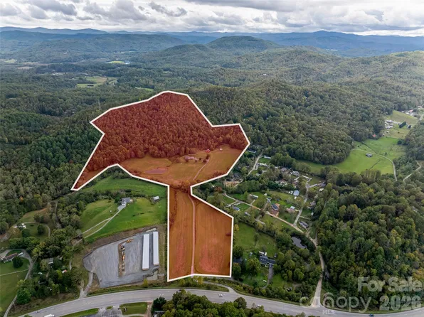 71 Happy Valley Dr, Mills River, NC 28759