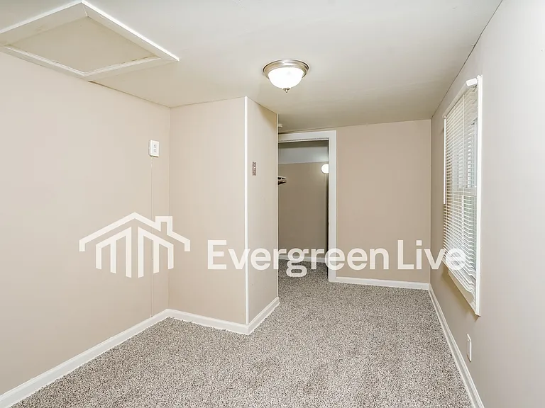 4827 N 46th St — Photo 11