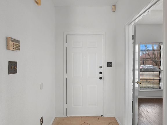 4th image of 5205 Wood Creek Ln