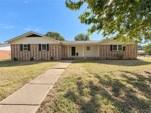 404 N Joplin Ave, Russellville, AR 72801