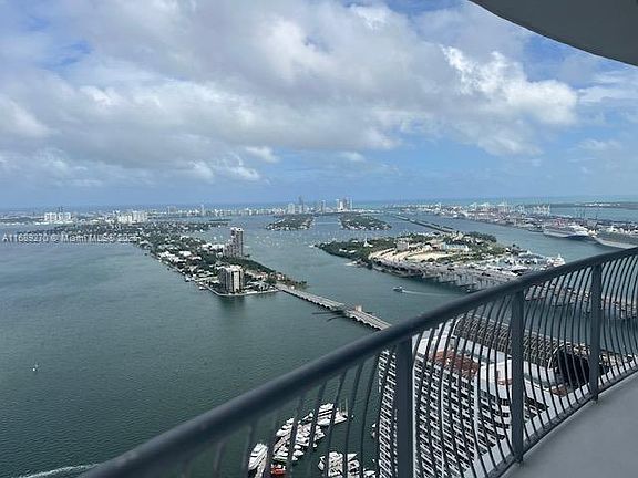 2nd image of 1750 N Bayshore Dr APT 5501