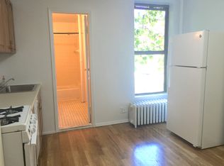 421 W 45th St #3A, New York, NY 10036