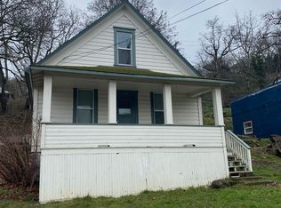 111 E State St, Hood River, OR 97031