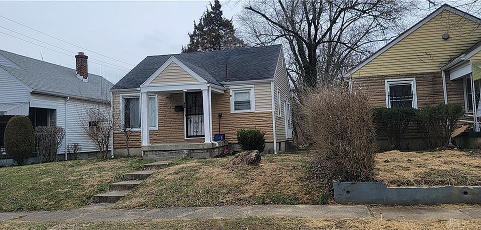 2nd image of 856 Huron Ave