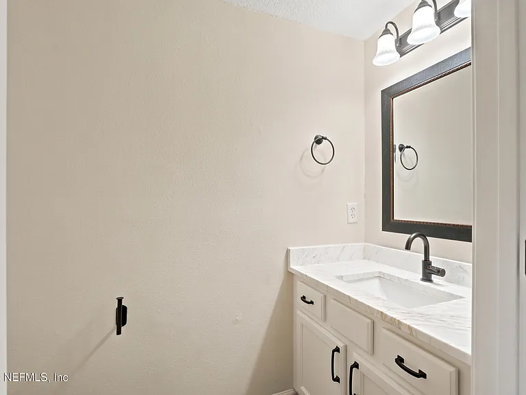 577 Scrub Jay Dr — Photo 12