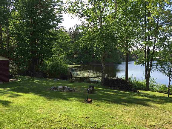5th image of 319 Arbutus Dr