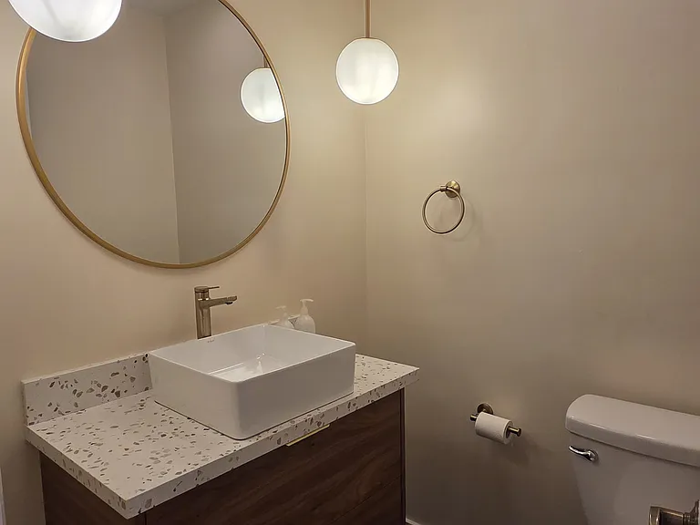 878 Woodside Ln E #2 — Photo 3