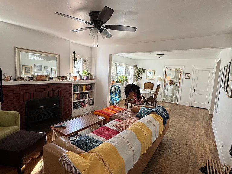 223 E Elizabeth St #1 — Photo 2
