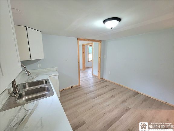 5th image of 48 Eagle St