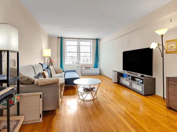 1730 East 14th Street image 2 of 25